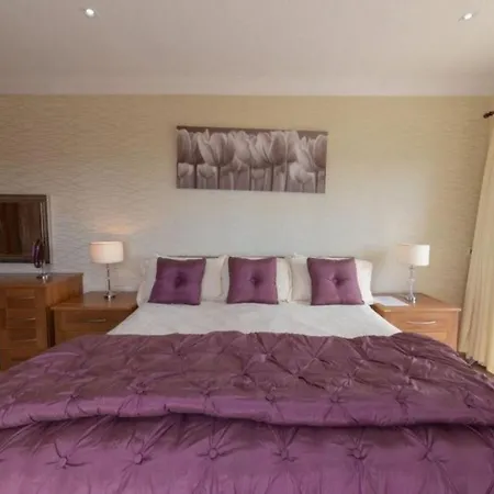 Lovely 4-bed House In Costa Adeje אדחה